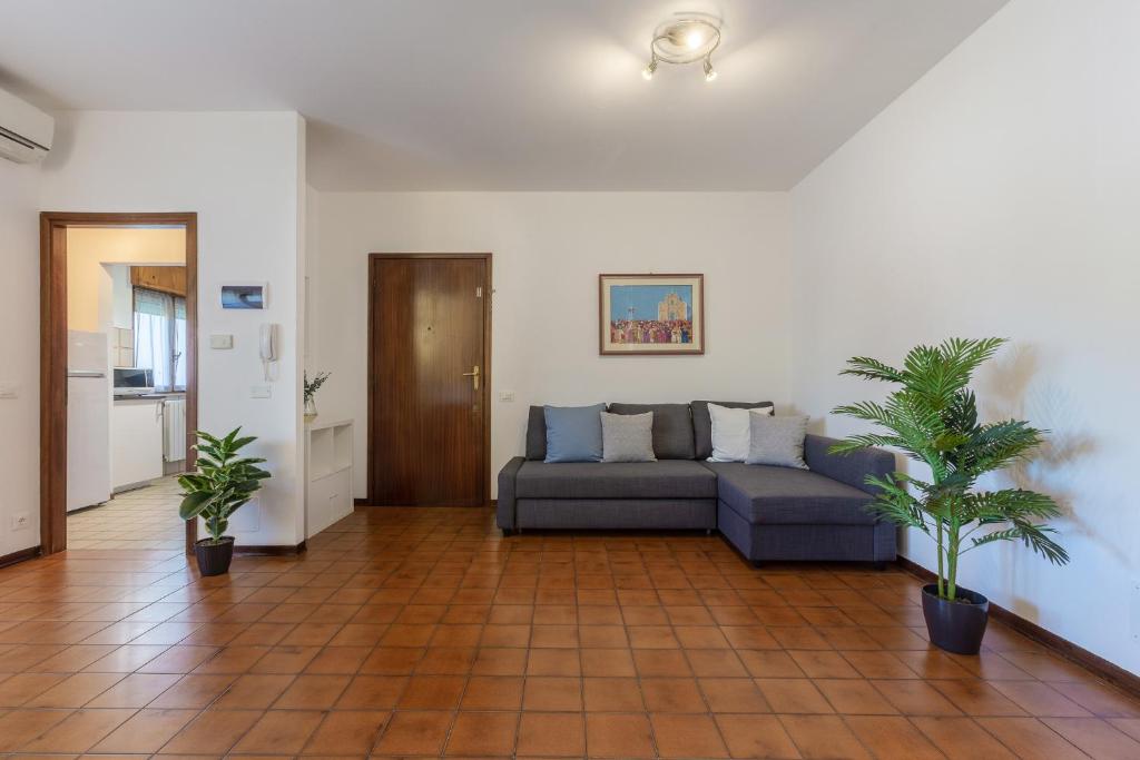 Pontelagoscuro Huge & Residential Apartment - 三居室公寓