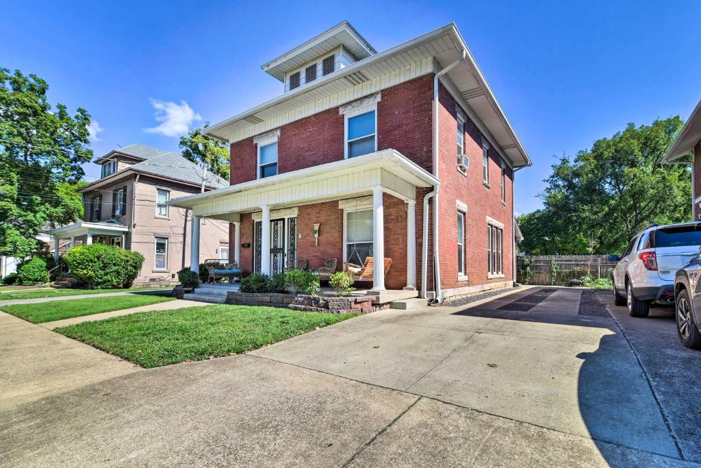 Φωτογραφία από το άλμπουμ του Historic College Hill Home with Front Porch! σε Μπόουλινγκ Γκριν