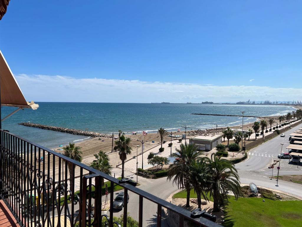 Ático dúplex, terraza y vistas al mar, Port Saplaya – Updated ...