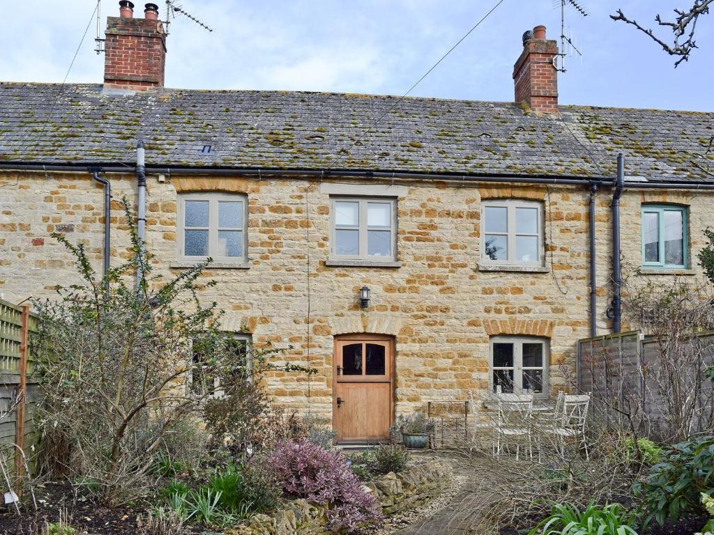 Pear Tree Cottage in Kingham, Oxfordshire, England