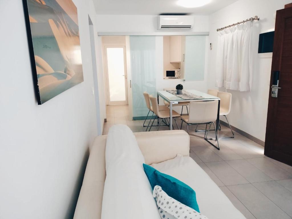 Posezení v ubytování Apartamentos Los Balandros by SunHousesCanarias