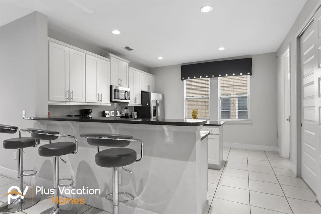 Dapur atau dapur kecil di 360-Family Home by Disney with Private POOL