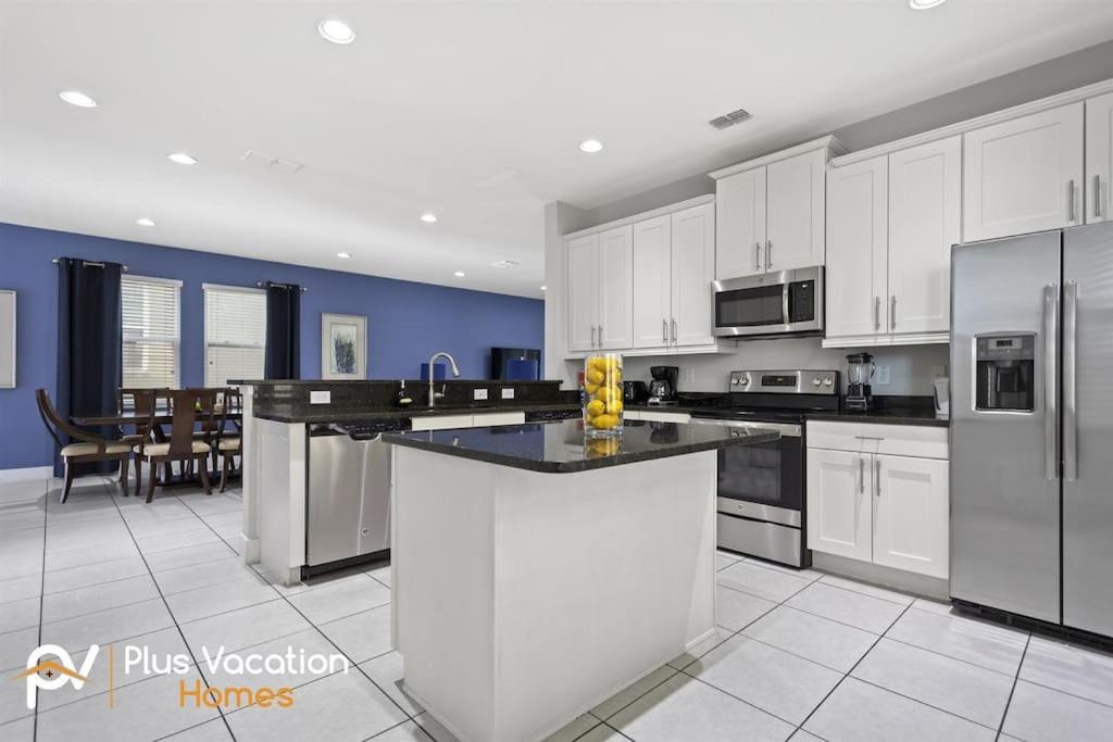 Dapur atau dapur kecil di 360-Family Home by Disney with Private POOL