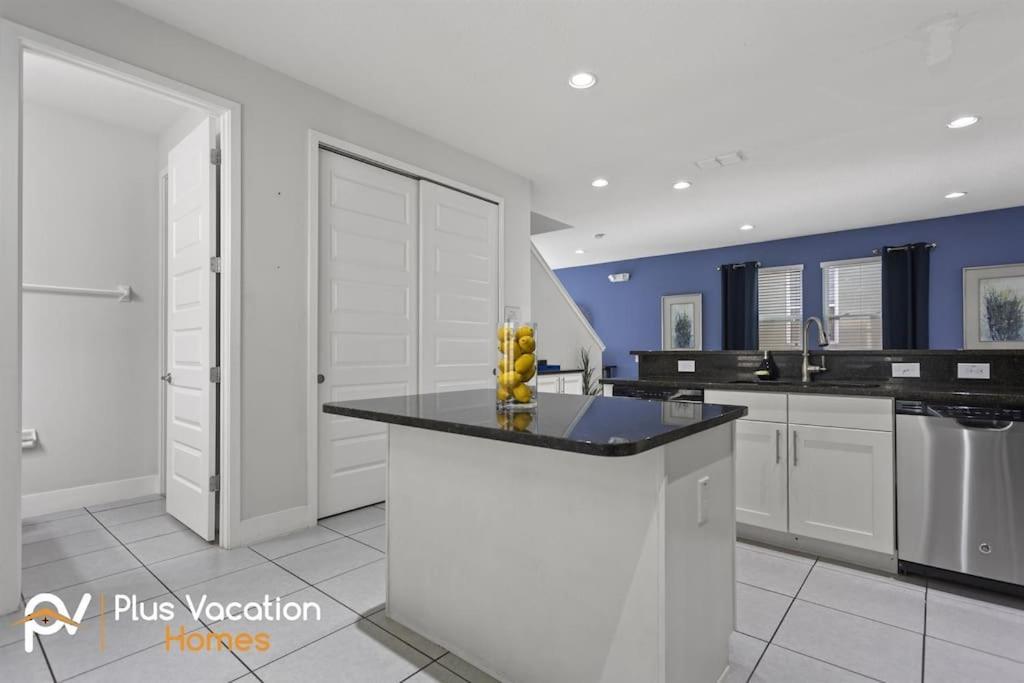 Dapur atau dapur kecil di 360-Family Home by Disney with Private POOL