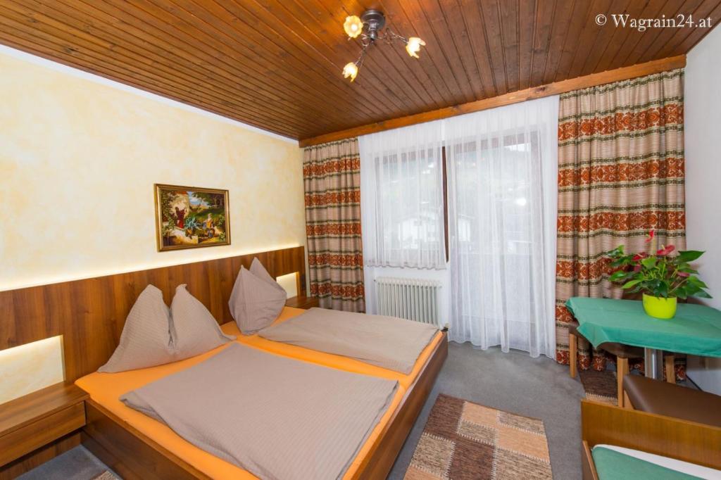 Posedenie v ubytovaní Pension Montana
