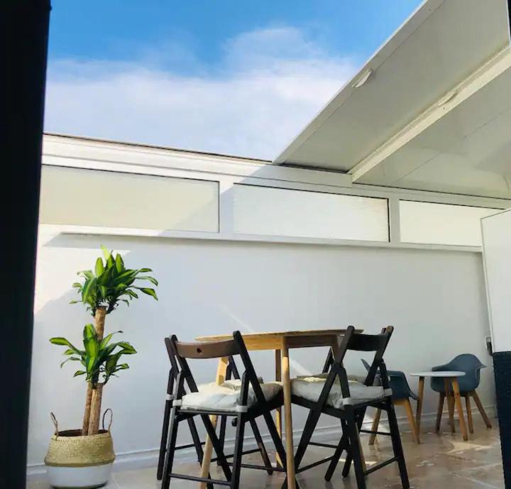 Balkon lub taras w obiekcie Superbe studio 5 min de la plage