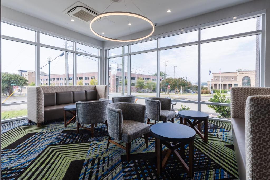 Holiday Inn Express & Suites Columbia Downtown The Vista by IHG photo
