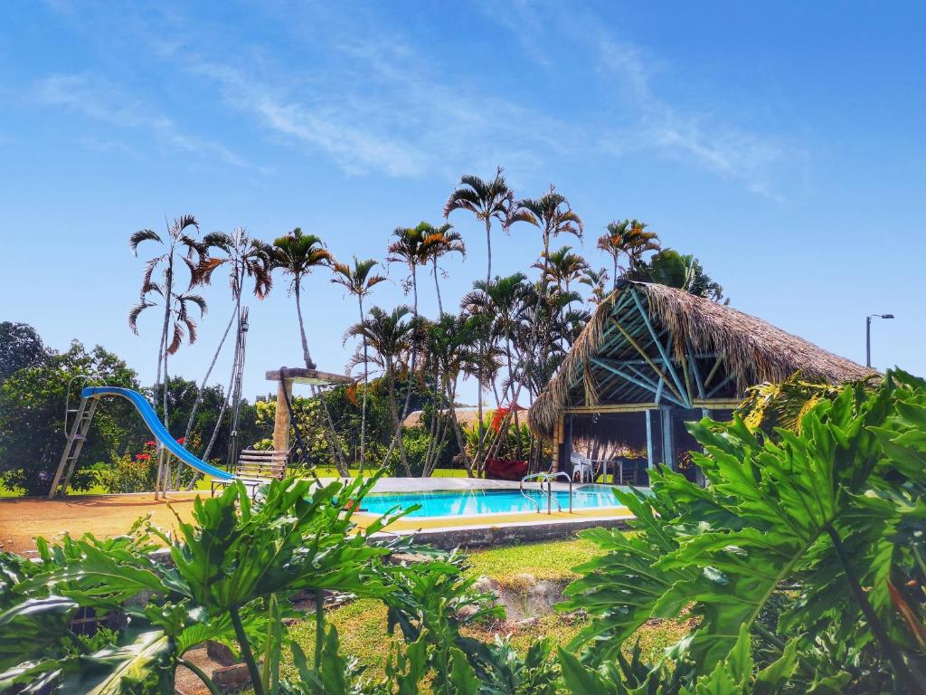 Piscina en o cerca de Paraíso de Mercedes