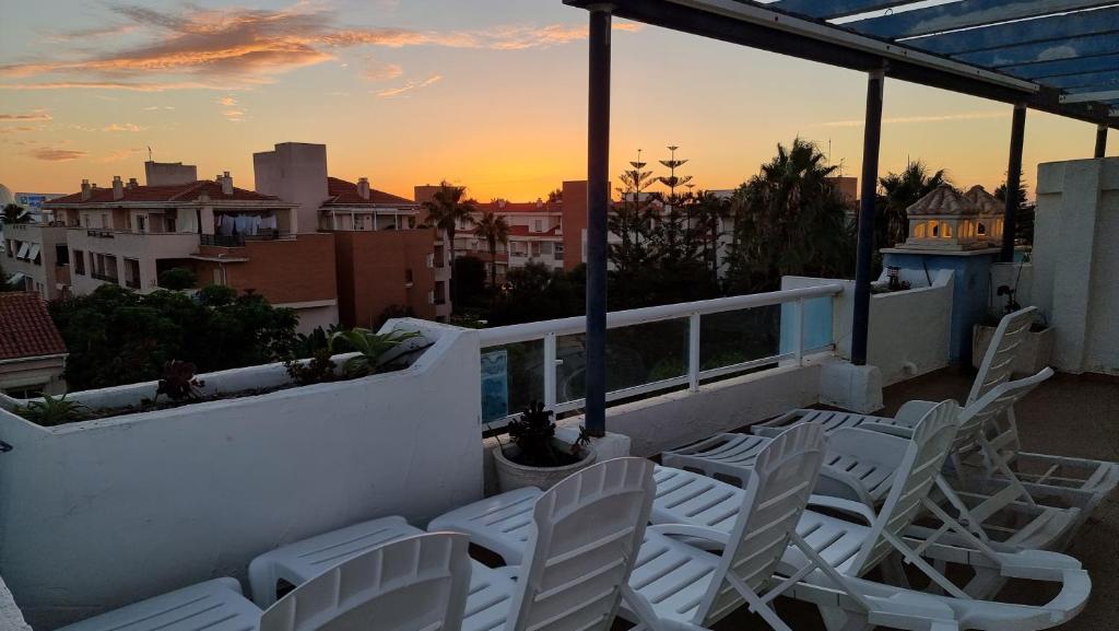 Balkón alebo terasa v ubytovaní Ático en Costa Ballena con Barbacoa, Aire Acondicionado y WIFI