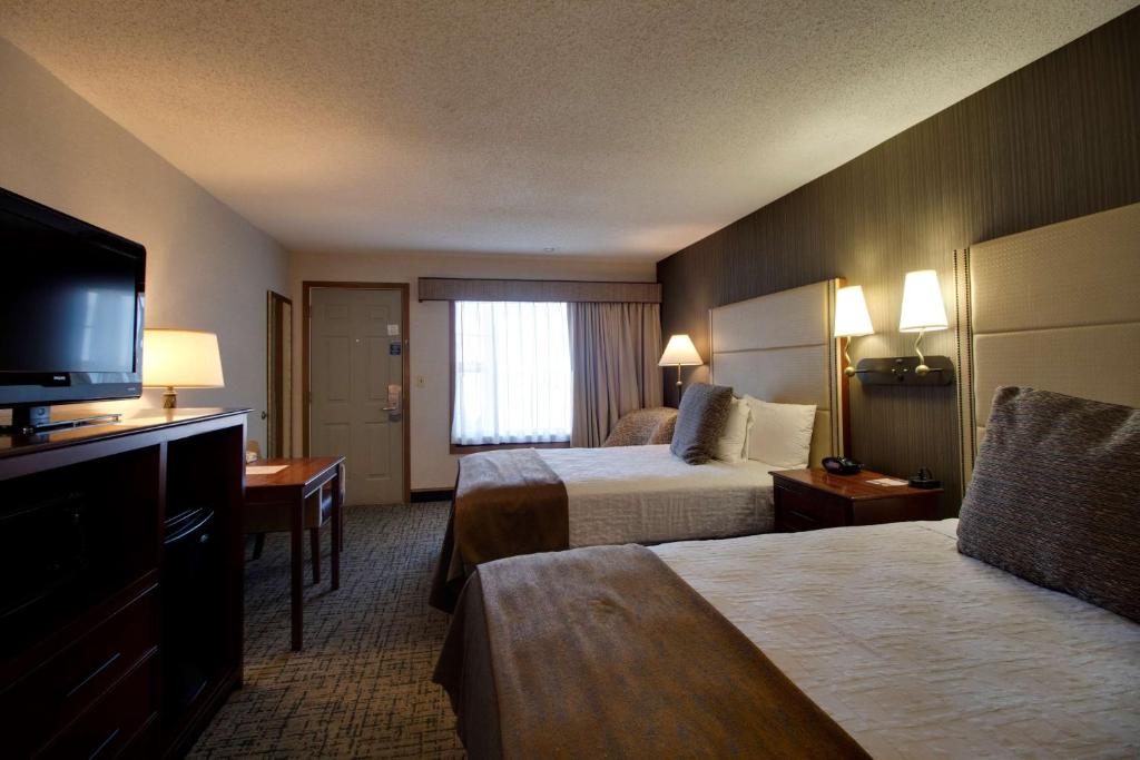 Best Western Harbour Pointe Lakefront - Deux Lits Doubles - Vue Partielle Sur Le Lac