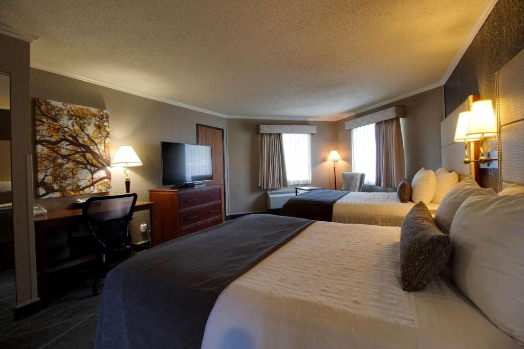 Best Western Harbour Pointe Lakefront - Queen Kamer Met 2 Queensize Bedden - Eigen Balkon