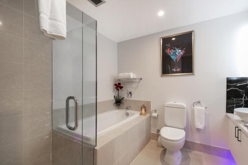 The Prestigious Penthouse - Resim 11