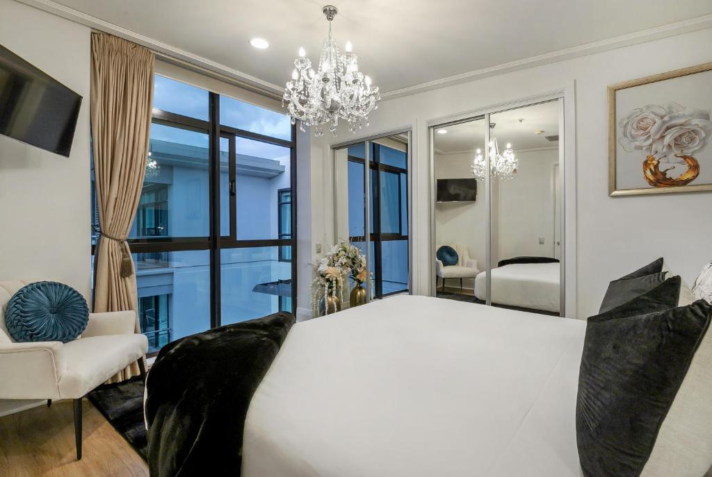 The Prestigious Penthouse - Resim 15