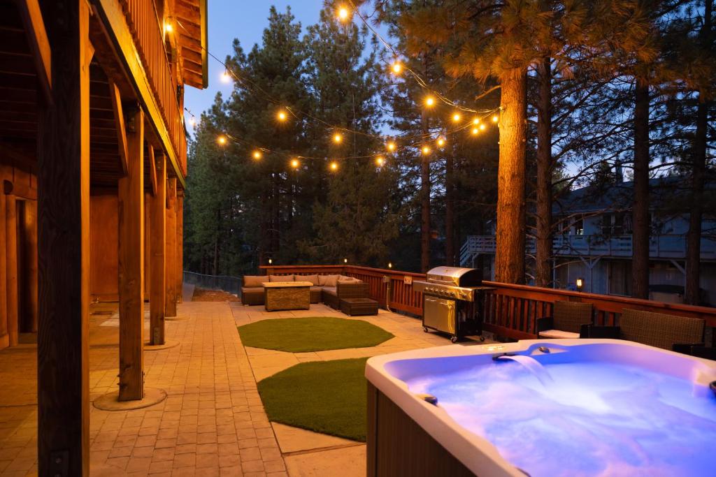 High Altitude Hideaway With Jacuzzi & Game Room, Big Bear City (updated