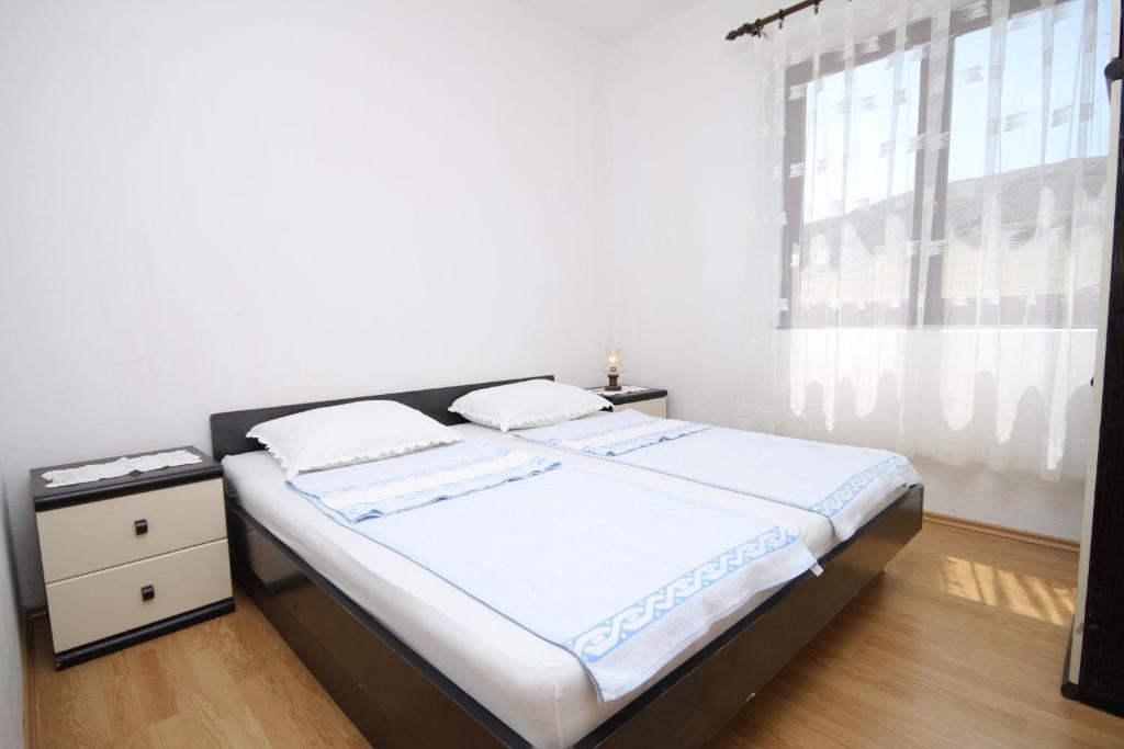 Fotografia z galérie ubytovania Apartments with a parking space Metajna, Pag - 6337 v destinácii Zubovići