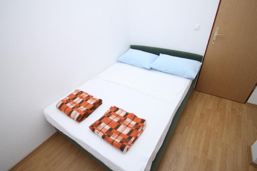Fotografia z galérie ubytovania Apartments with a parking space Metajna, Pag - 6337 v destinácii Zubovići