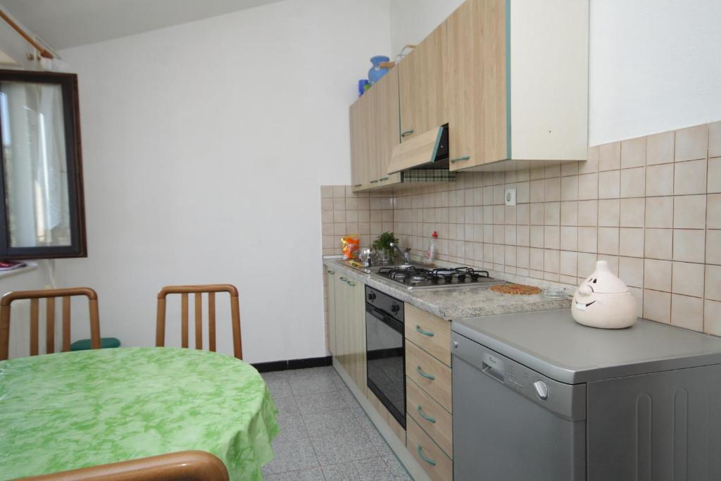 Fotografia z galérie ubytovania Apartments with a parking space Banjole, Pula - 2287 v destinácii Pula