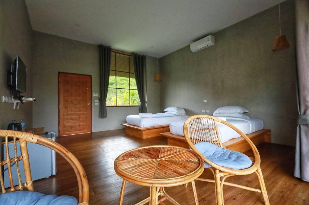 The Liveliwoods - 16