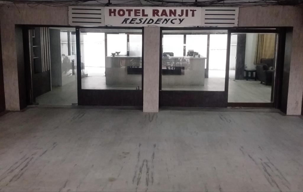 Foto Hyderabadis asuva majutusasutuse Hotel Ranjit Residency galeriist