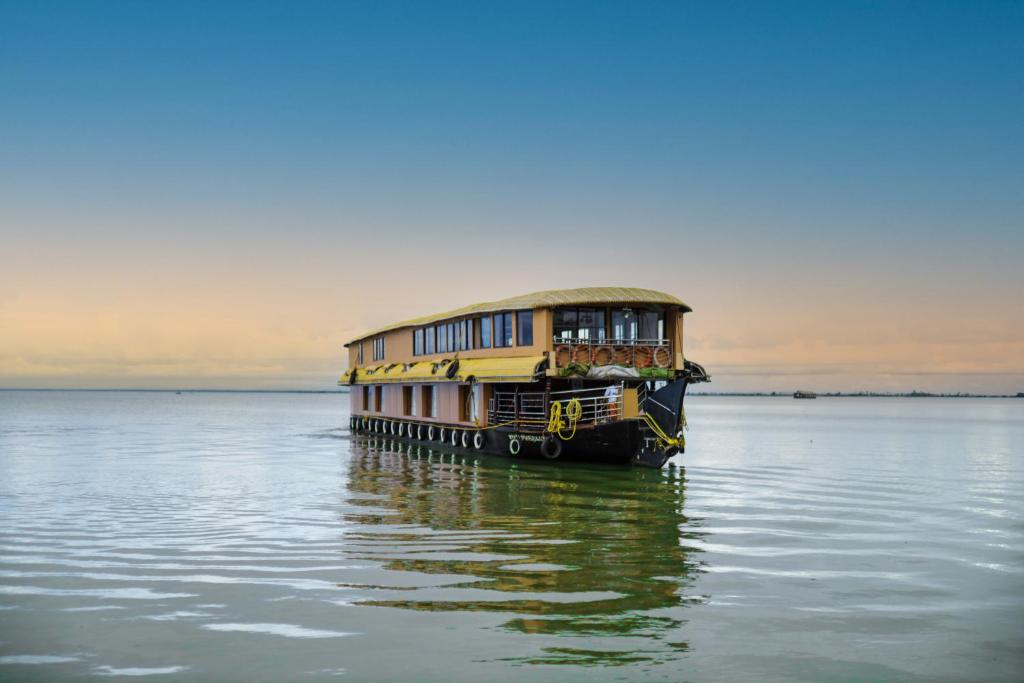 Gallery image of JCT Houseboat in Alleppey