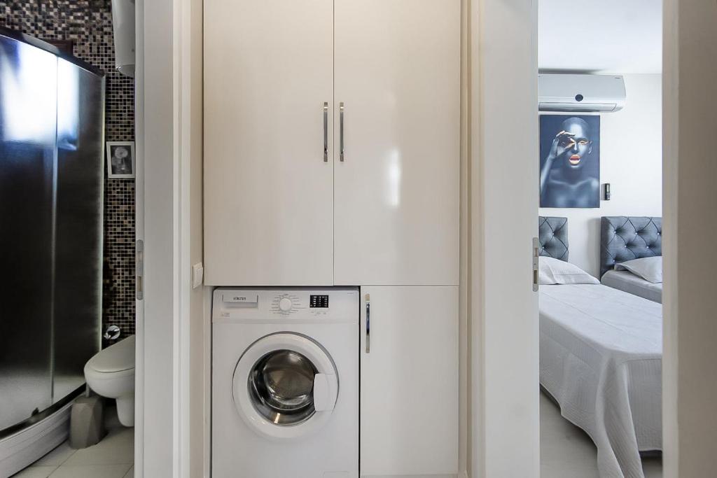 Kép Central and Comfortable Apartment with Shared Pool near Beach in Bodrum szállásáról Bodrumban a galériában