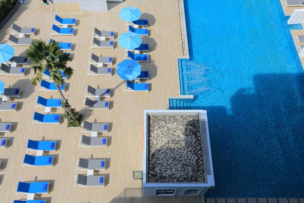 Bazén v ubytování BlueSotel Krabi AoNang Beach nebo v jeho okolí