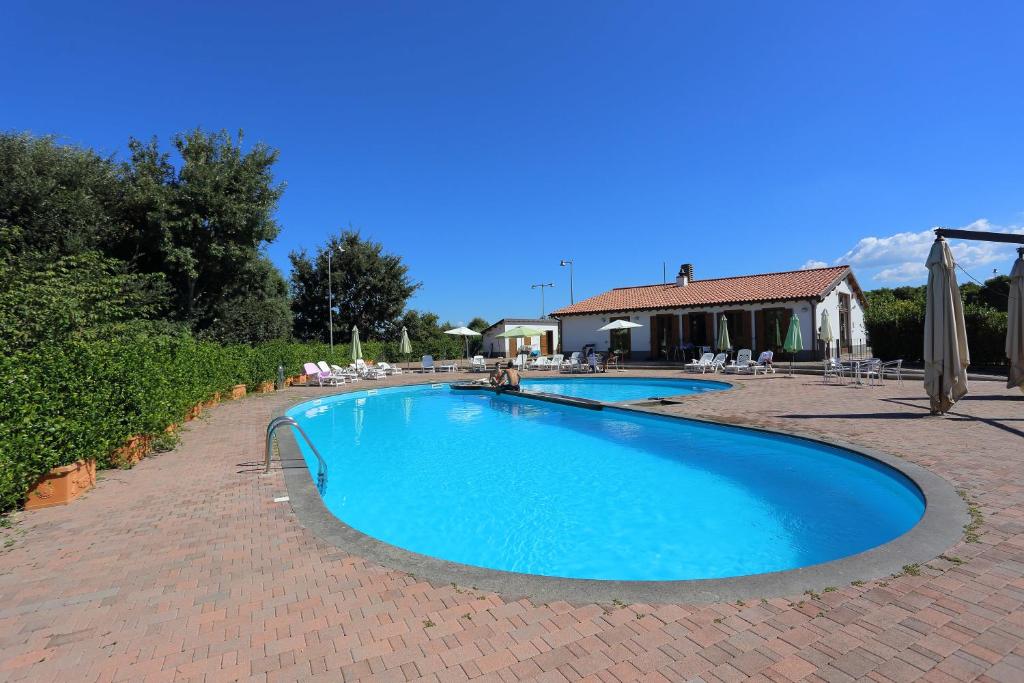 Bazén v ubytování Agriturismo Il Marrugio nebo v jeho okolí