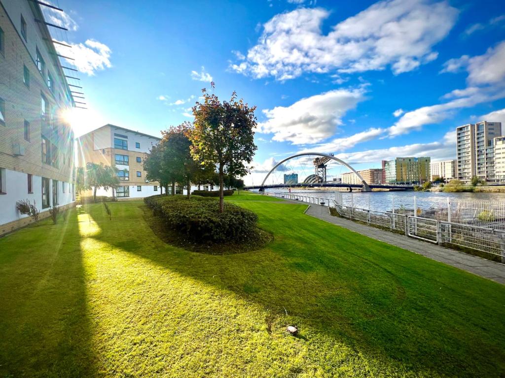 Ferienwohnung 2 Bedroom River Clyde Home Parking (GB Glasgow