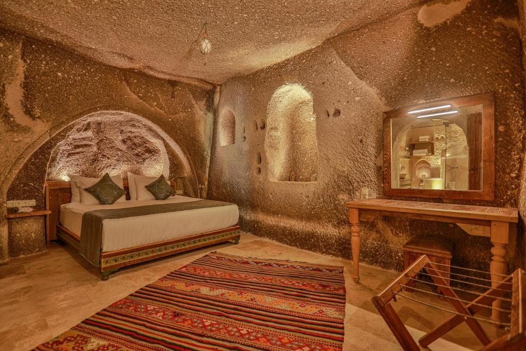 Şah Saray Cave Suites Halal Hotel - Quarto Familiar Com Casa De Banho Privativa
