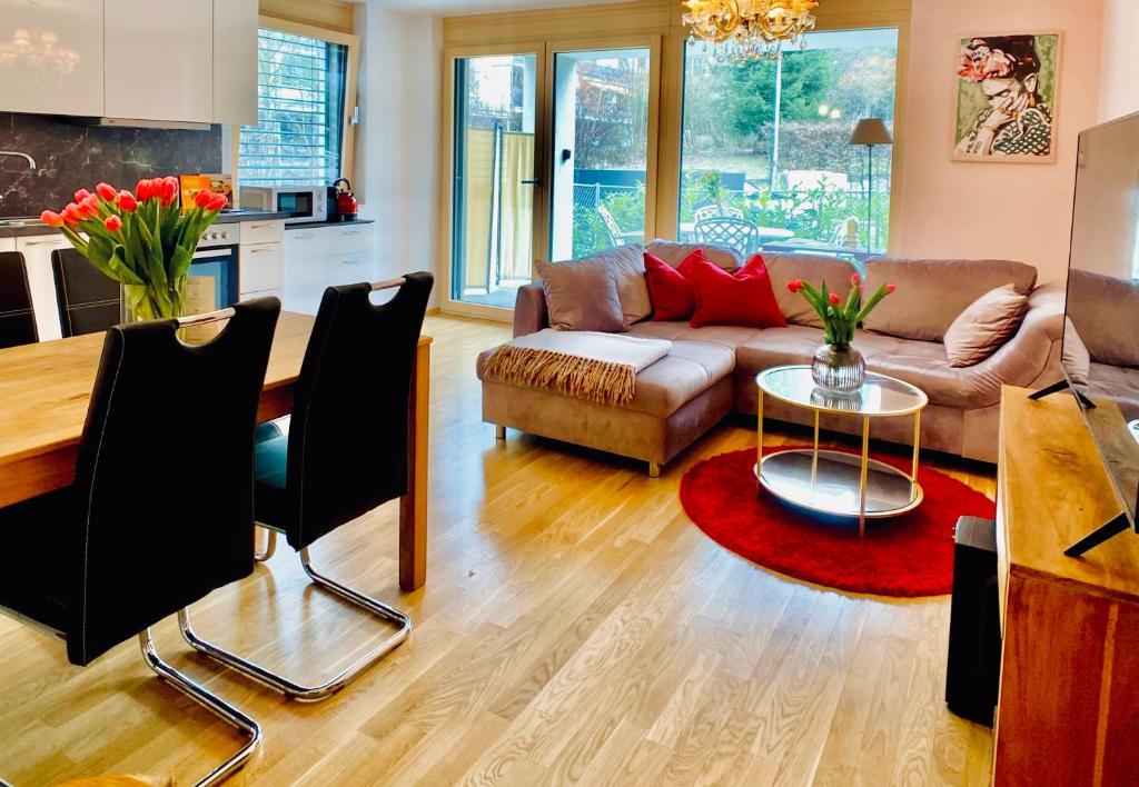 Posedenie v ubytovaní Stilvolles Apartment «Coco» am Bodensee