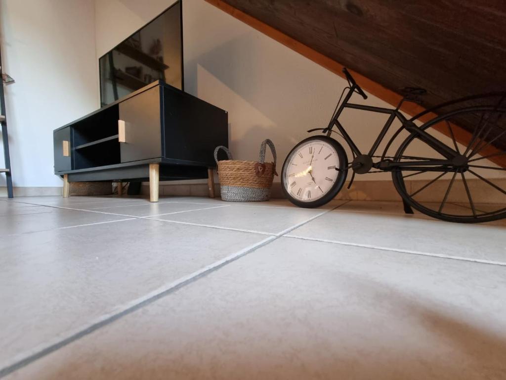 Telewizja i/lub zestaw kina domowego w obiekcie Villa confort et cosy 20 minutes d'Espagne