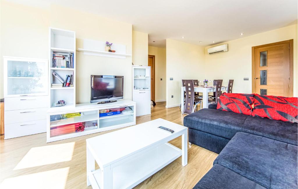 TV a/nebo společenská místnost v ubytování Gorgeous Apartment In Torreblanca