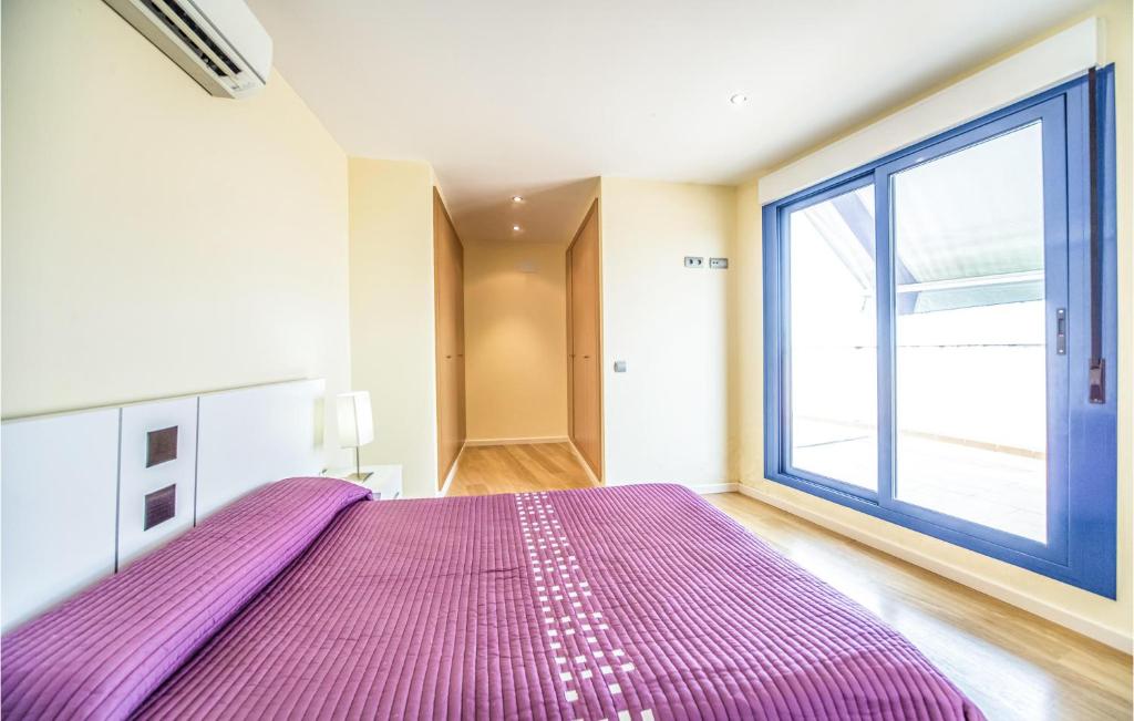 Postel nebo postele na pokoji v ubytování Gorgeous Apartment In Torreblanca