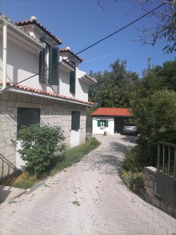 Budova, v ktorej sa apartmán nachádza