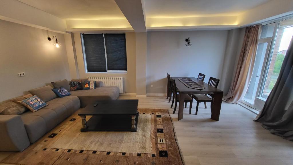 Agate, Bucharest (updated prices 2024)