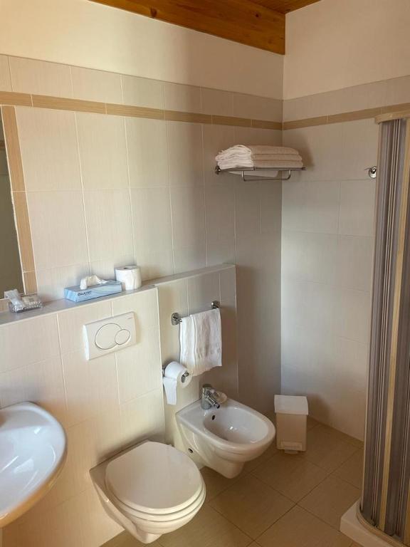 Koupelna v ubytování Albergo Ristorante Baraglia