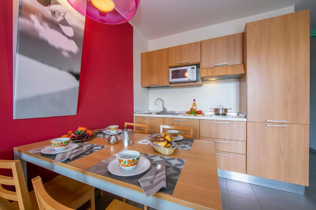 Kuchnia lub aneks kuchenny w obiekcie Villaggio Olimpico