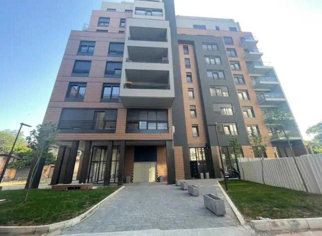 Comfy condo 6 minutes from downtown & Free Parking - Imazhi 6