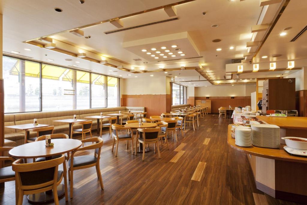 Restaurace v ubytování Smile Hotel Tokushima