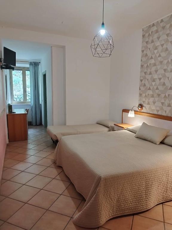 Hotel Pineta Ristorante country house in Fabriano - Habitación Triple