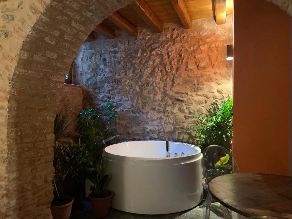 Fotografia z galérie ubytovania WUNDERGARTEN Rural Spa House v destinácii Gratteri