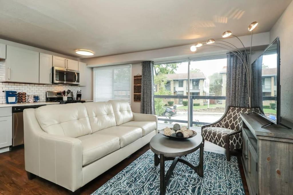 HOLLY SECOND FLOOR 2 King Beds, Kansas City Updated 2022 Prices