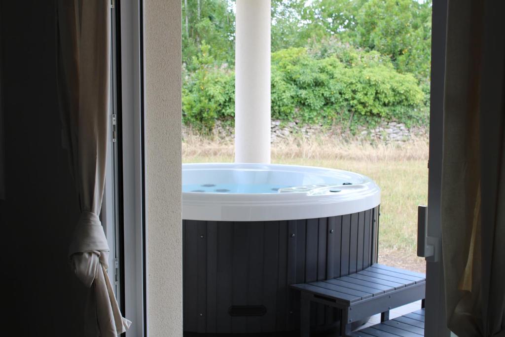 Fotografia z galérie ubytovania Gîte Lou, Gîte famille et bien être avec jacuzzi v destinácii Fontenay-le-Comte