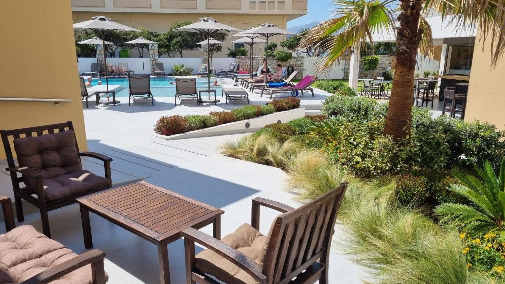 Vonkajšia záhrada v ubytovaní Sunny Bay Hotel