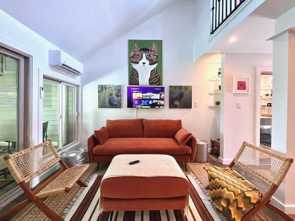 Artist Loft in Barton Hills, Austin (updated prices 2024)