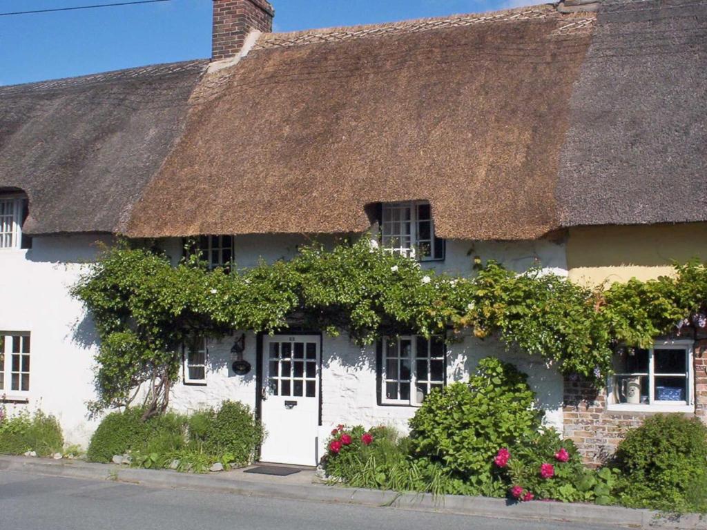 Tranquillity Cottage in Winfrith Newburgh, Dorset, England