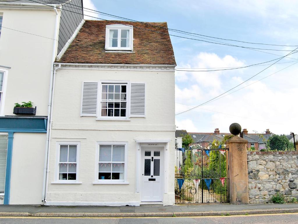 Solent Cottage in Yarmouth, Isle of Wight, England