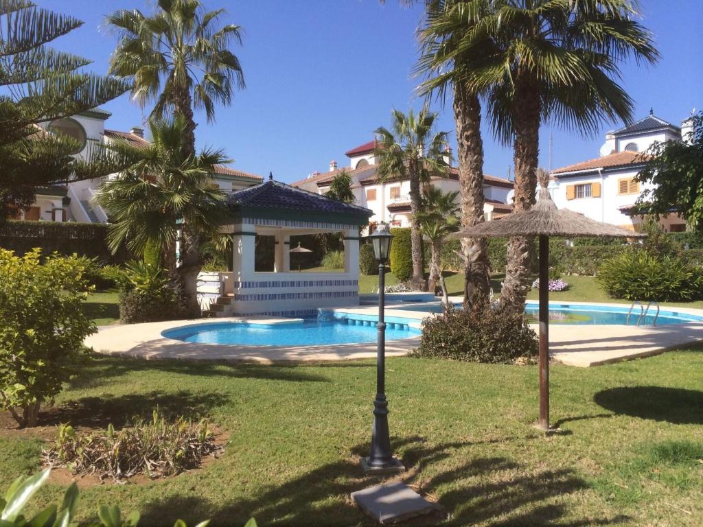 Piscina en o cerca de Explore Costa Blanca from a Family Friendly Holiday Home