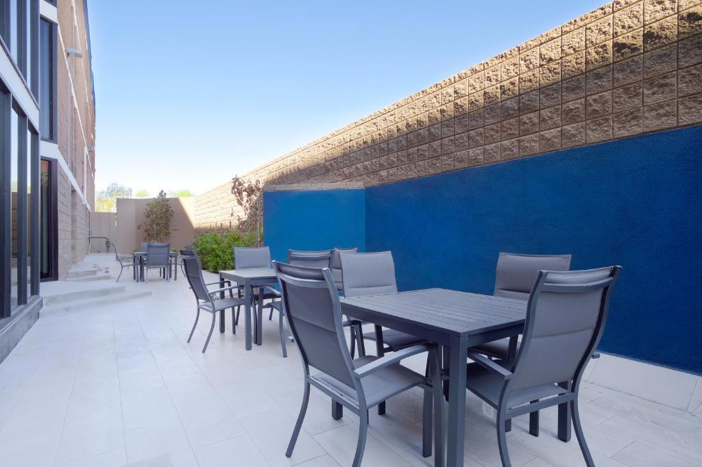 Balkón nebo terasa v ubytování Holiday Inn Express & Suites Phoenix - Tempe by IHG