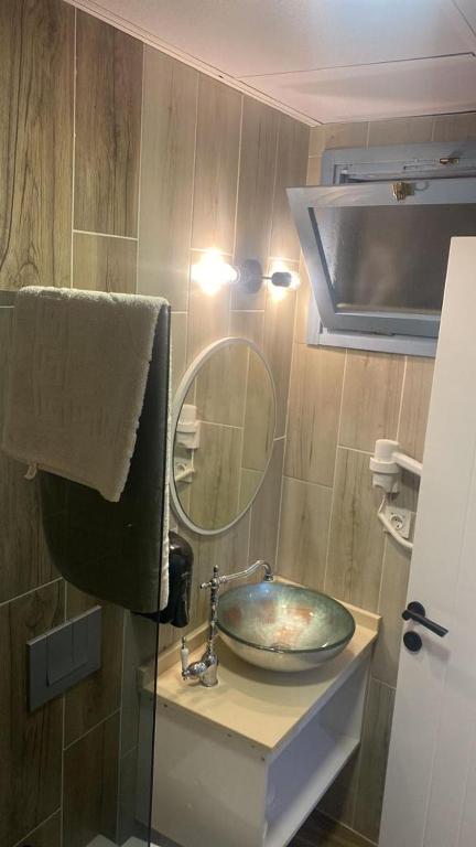 A bathroom at ÇAKIR BUTİK OTEL